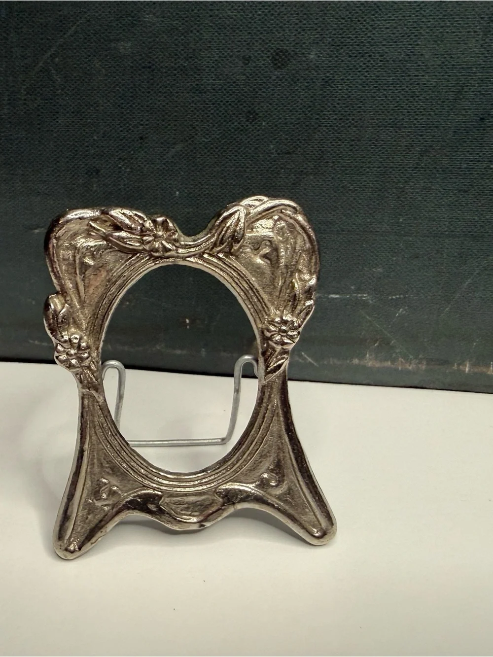 VTG Mini Ornate Silver Tone Decorative Frame Stand
